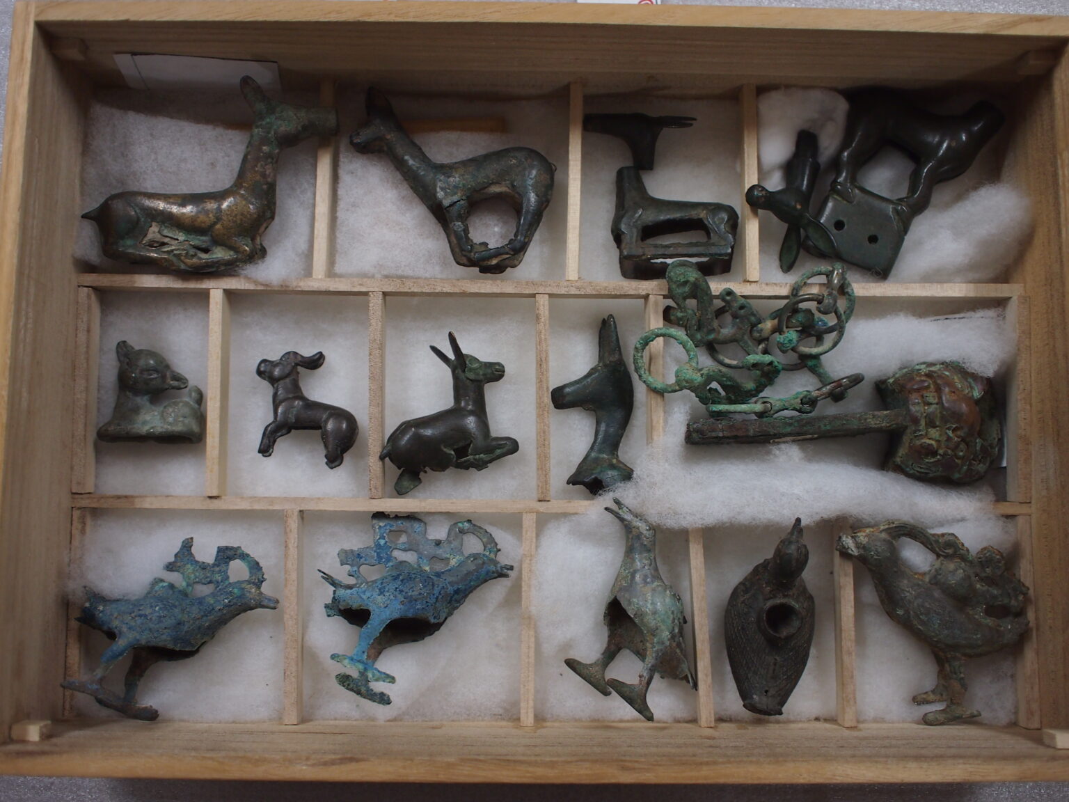 オルドス 東アジア青銅器文化研究所